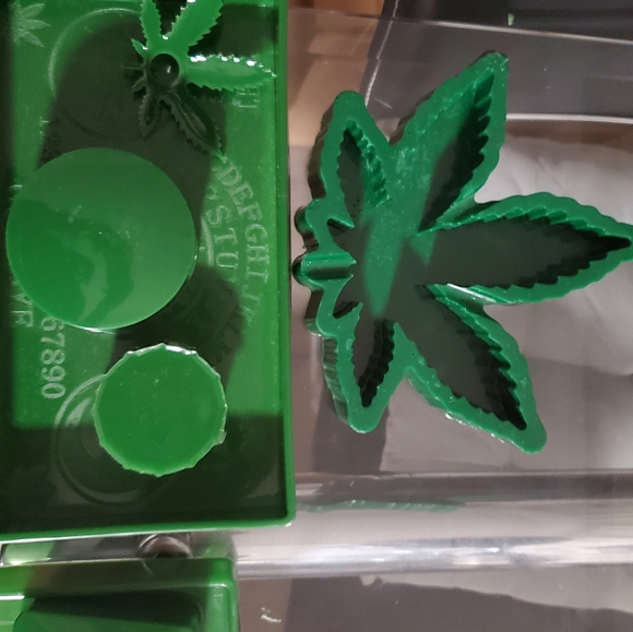 Custom items and purses and hats - Picture 3 of 16